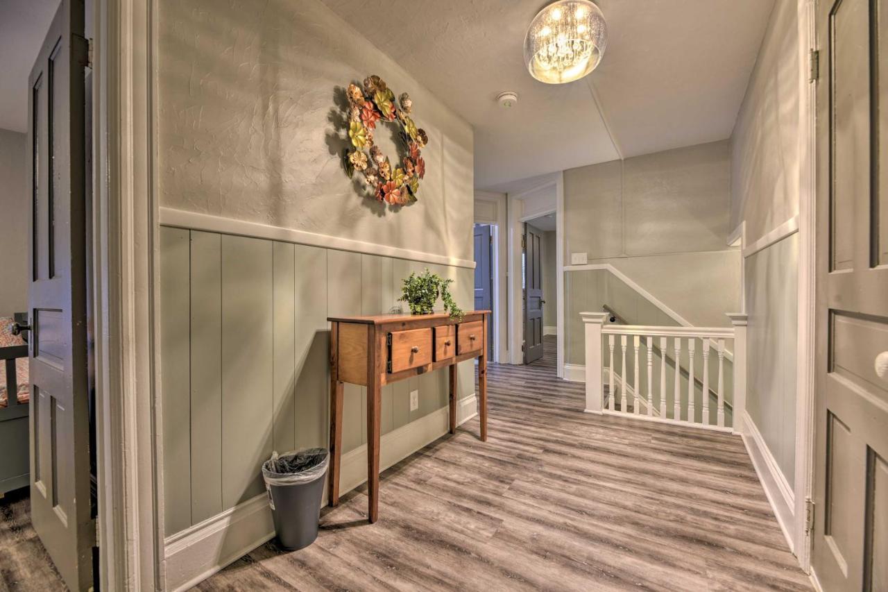 Holiday home Townhome Near Wineries!
