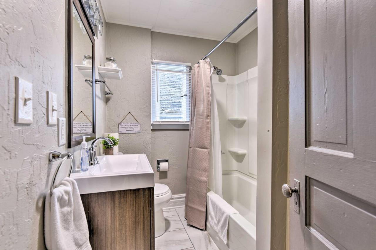 Townhome Near Wineries! Holiday home Niagara Falls